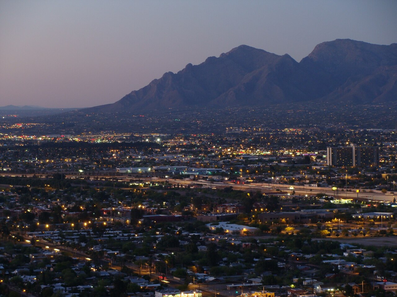 Tucson 封面 封面圖